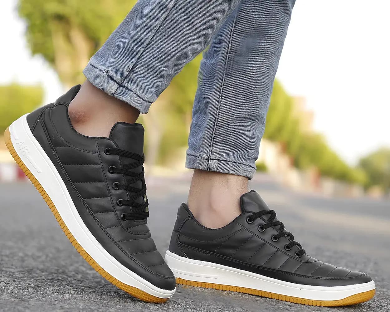 Sporty Black Leatherette Puffy Lace Ups Running Casual Shoes Sneakers for Men (BAB5040-MC)